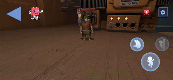 拉开铁门下蹲穿过管道